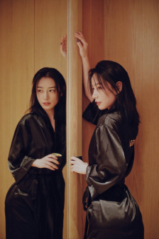 湿濡的女人 在线播放